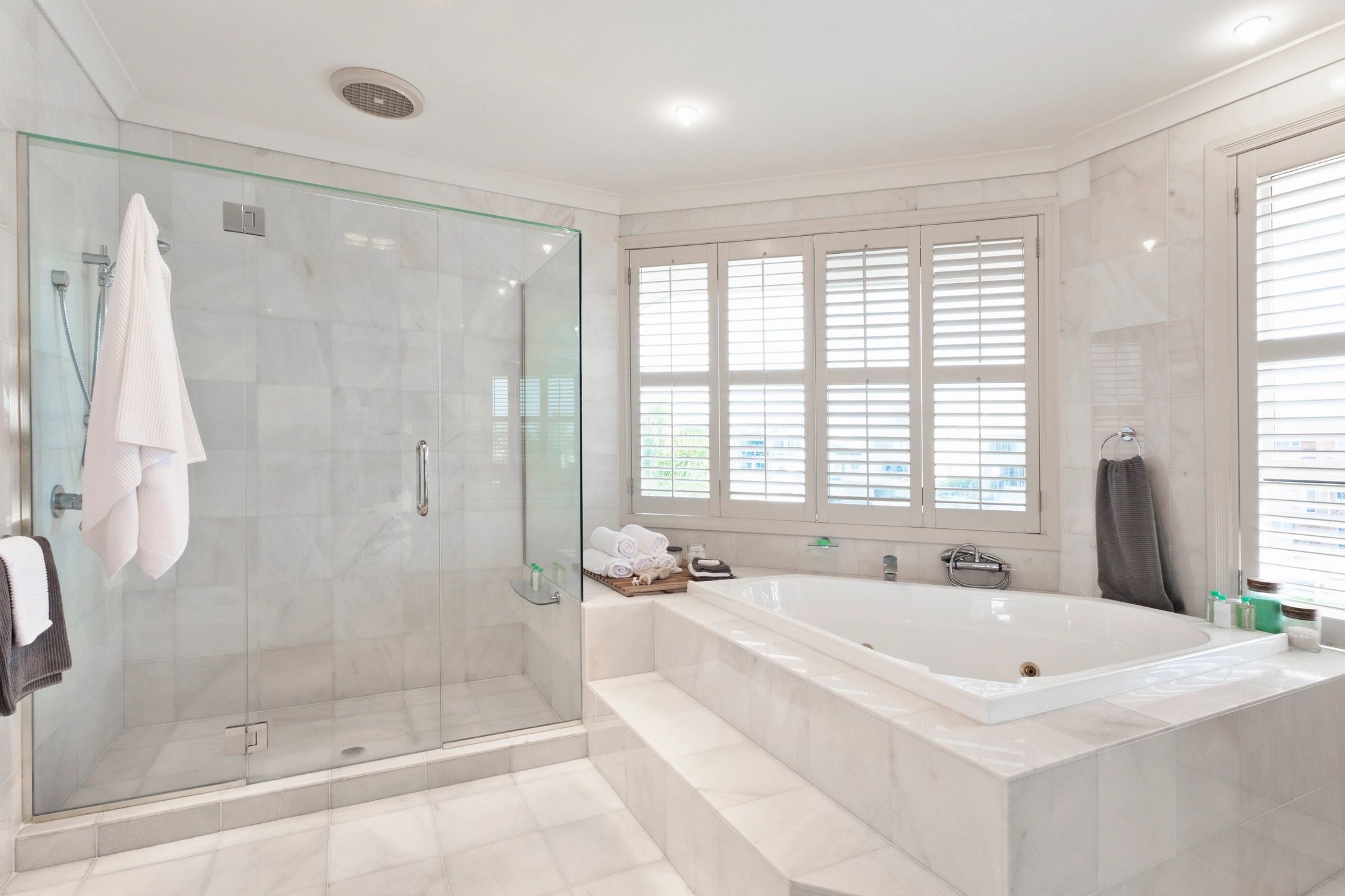 Shower screen return to Plumbworld